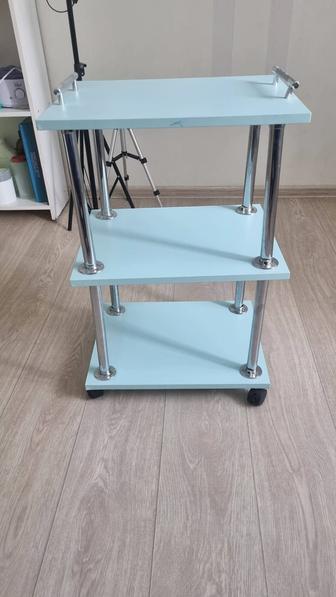 Помощник парикмахерской косметологический маникюрный