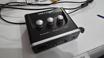 Звуковая карта Behringer U-Phoria um2