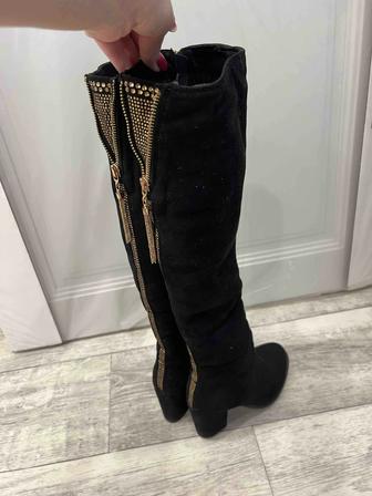 Продам сапоги, жилетка в подарок