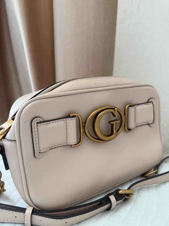 Продам сумку Guess