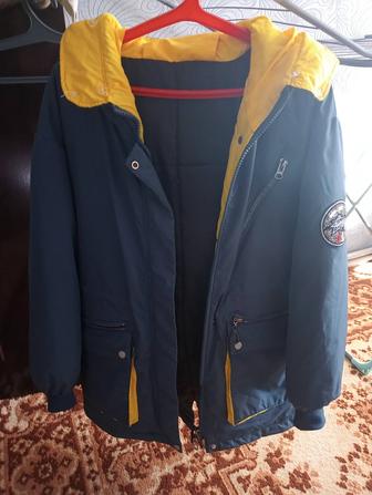 Продам куртку женскую