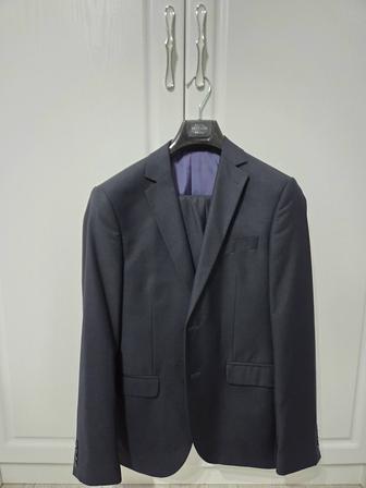 Продается мужской костюм