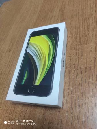 iPhone SE 2020 в отличном состоянии