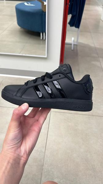 Шикарная обувь от Adidas для мальчика