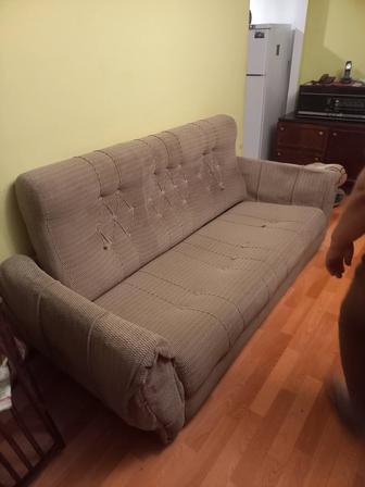 Продам раскладной диван и два кресла