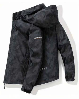 Новая ветровка отличного качества