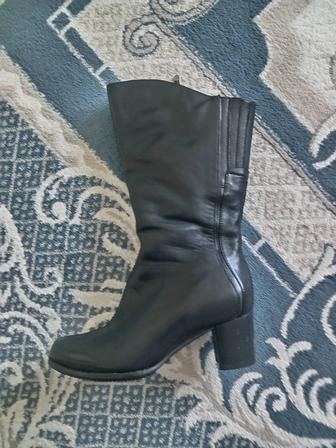 Продам женские сапоги