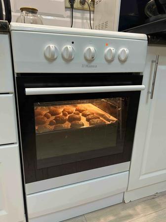 Продам электрическую плиту Hansa