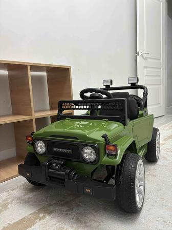 Продам детскую электронную машинку