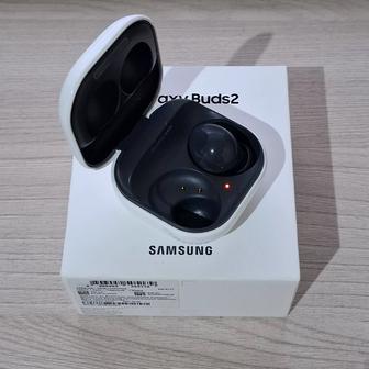 Samsung Galaxy Buds 2. Без левого