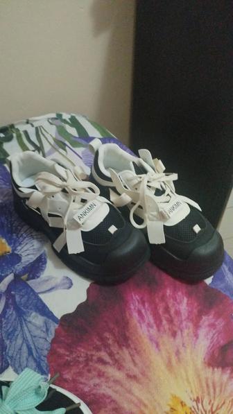 кросовки женские