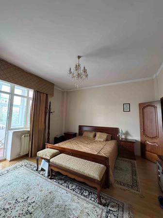 Продам итальянский спальный гарнитур