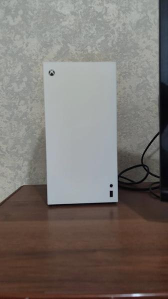 Продам Xbox Series X Digital edition (без дисковода)