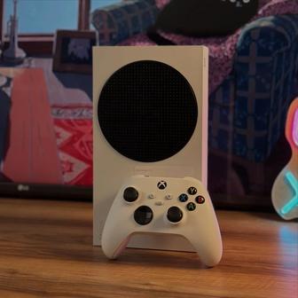 Xbox Series S в полной комплектации