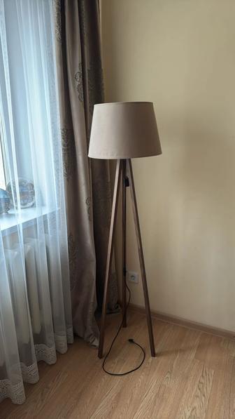 Продам светильник (торшер)