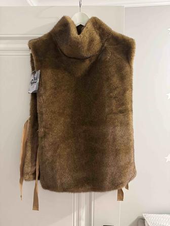 Жилет-манишка. Новая