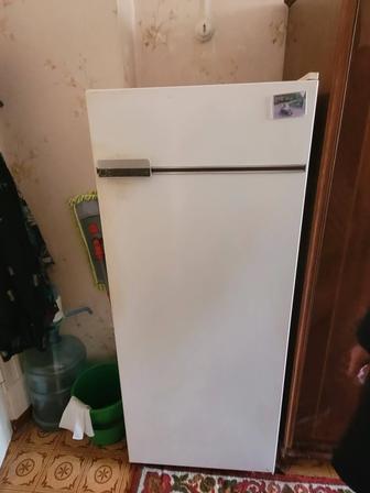 Холодильник Бирюса отдам бесплатно