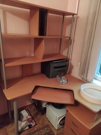 Продам компьютерный стол
