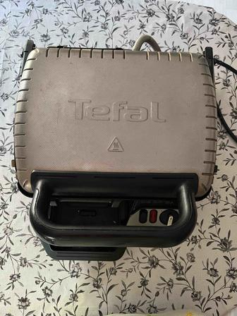 Гриль электрический Tefal прижимной