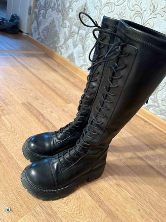 Высокие сапоги 36 р отдам за 3 500 СРОЧНО