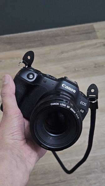 Продам комплект фотооборудования canon R8 с объективами