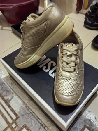 Женская обувь intertop в отличном состоянии