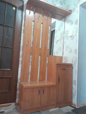 Продам прихожую шкаф