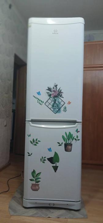 Холодильник с доставкой продаю в отличном рабочем состоянии Высота-1м98