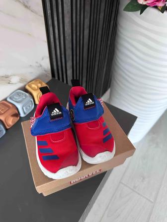 Кроссовки Adidas на малыша