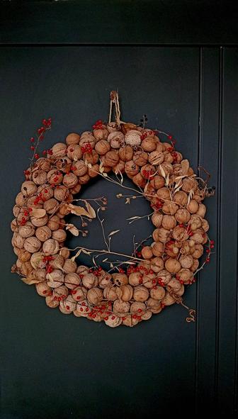 Венок декоративный