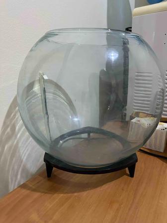 Круглый аквариум на 20 л. Очень красивый и необычный. Продам или обменяю