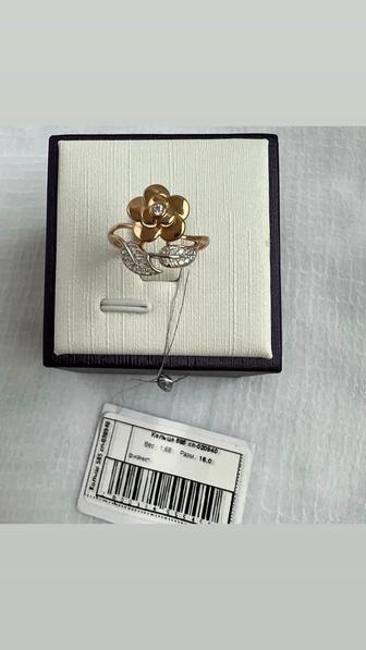 Золотое кольцо с фианитом