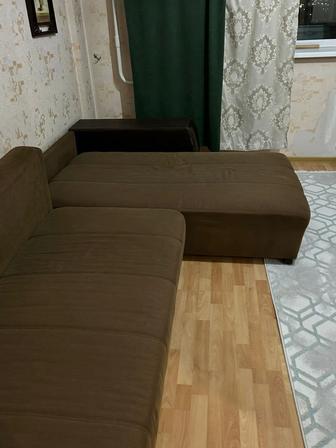 Продам диван 3 в одном в хорошем состоянии б/у.Диван шифоньер тумба в подор