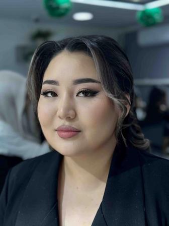 Визажист-бровист