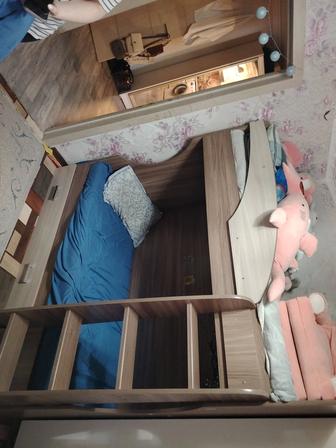 Продам кровать двухъярусную