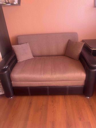 Продам диван -кровать.