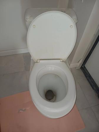 Продам унитаз бу с рабочим бачком