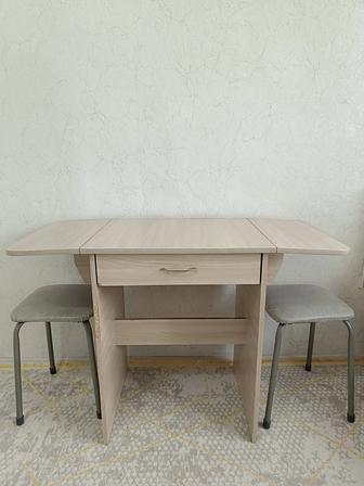 Продам стол стулья 3500