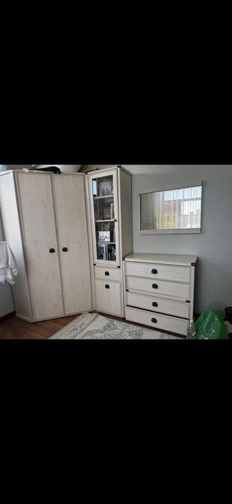 Шкаф,кровать