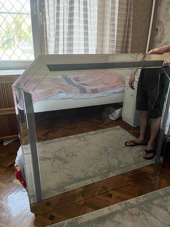 Продам красивое итальянское зеркало на стену