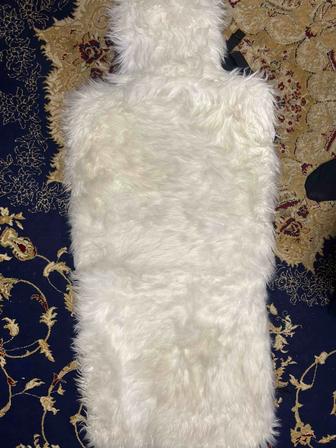 Продаю белый шерстяной чехол для машин