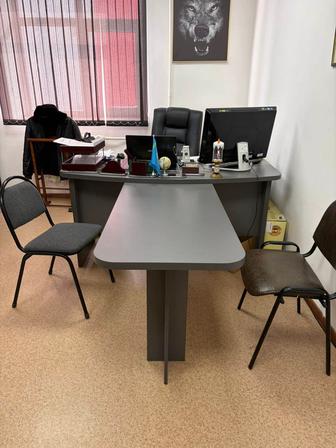 Офисная мебель для директора: Стол, Шкаф