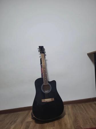 Продам гитару срочно