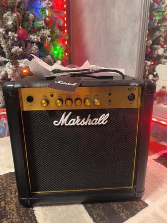 продаю комбик Marshall