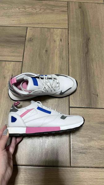 Продам кроссовки Reebok оригинал, б/у - 35 размер