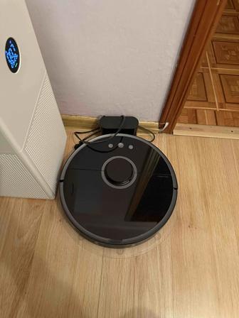 Робот пылесос roborock