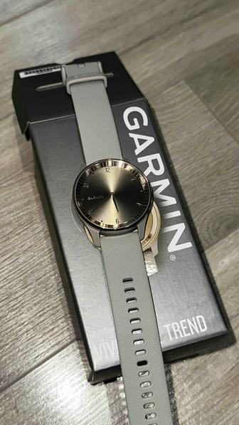 Garmin Vivomove trend - гибридные смарт-часы