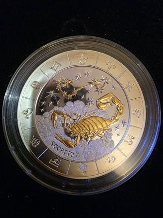 Серебряная монета, с позолотой и бриллиантами