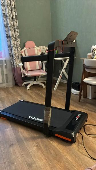 Продаю беговую дорожку НОВАЯ