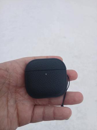 Продам airpods 4 в хорошем состоянии торг